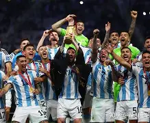 关于加时末段里尔复出首秀：国王杯节点到来，质疑声仍在，更衣室氛围转暖的信息-多米娱乐