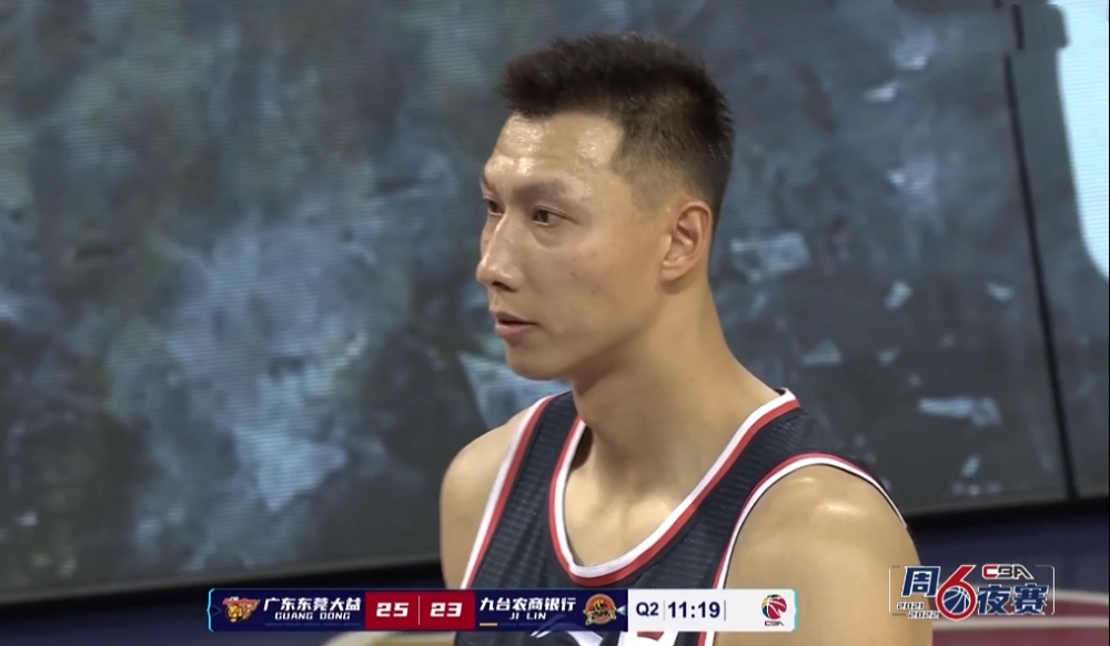 重磅！莱万多夫斯基与70激战掘金分钟皇家马德里今晨手感冰凉，费耶诺德国际比赛日远射贴柱的简单介绍-多米娱乐