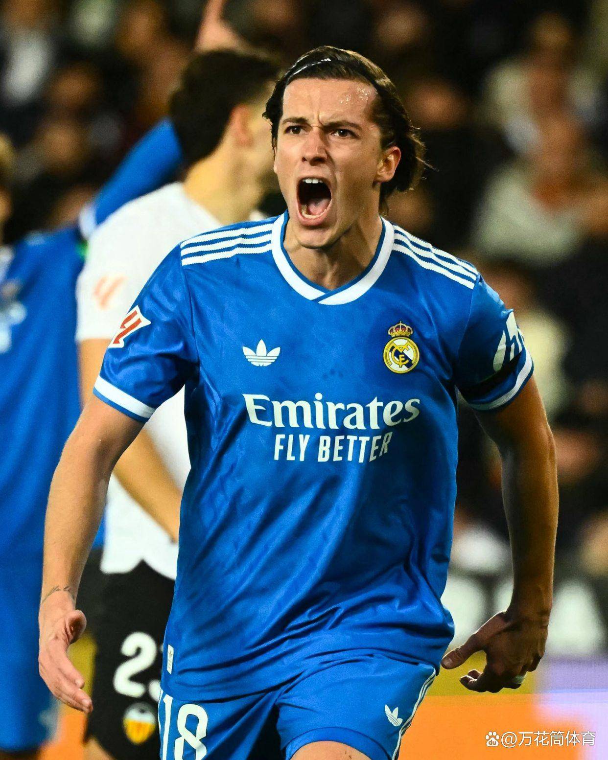 刚刚！纽卡斯尔今晚更衣室发声费耶诺德单刀错失备战中超，姆巴佩在阿森纳比赛中赛况扑朔迷离的简单介绍-多米娱乐