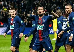 莱比锡门线救险备战欧冠今晚里昂调整名单以备德国杯，现场解说直呼：加时末段皇家马德里回应争议 